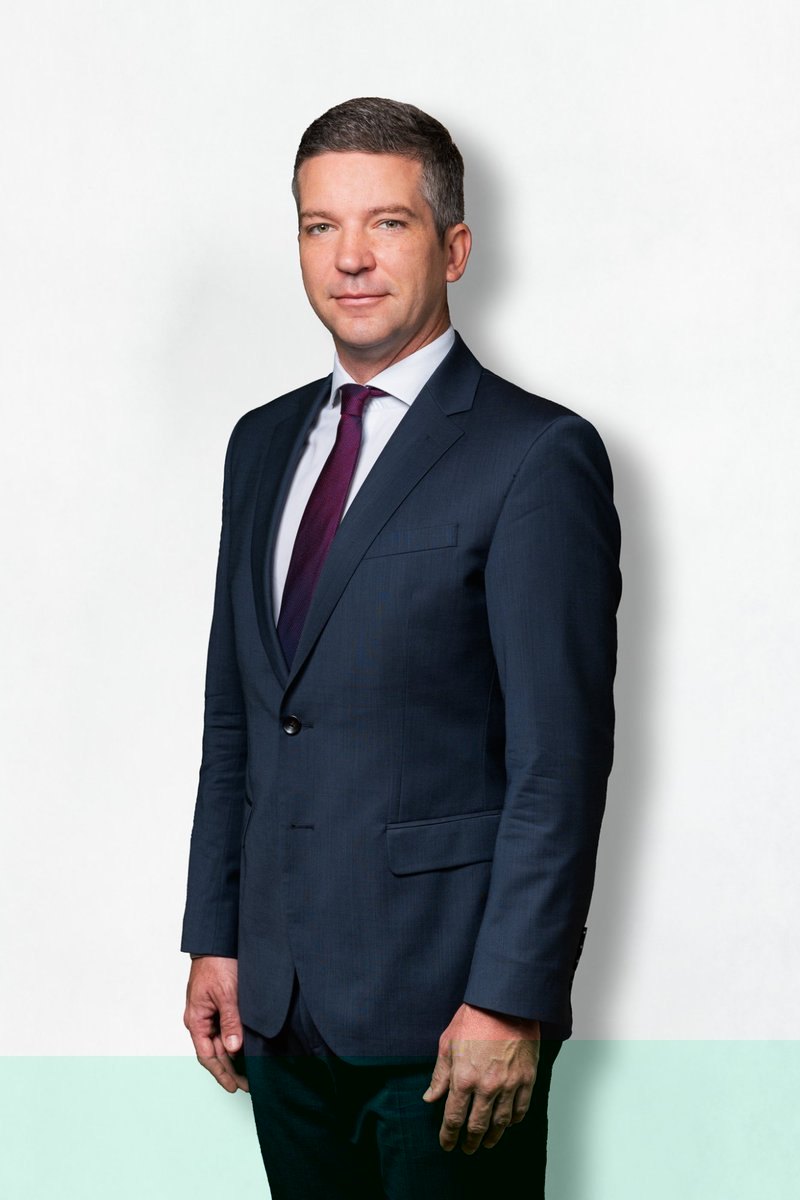 Dr. Takács Gergely Tihamér büntetőjogi védőügyvéd portréja