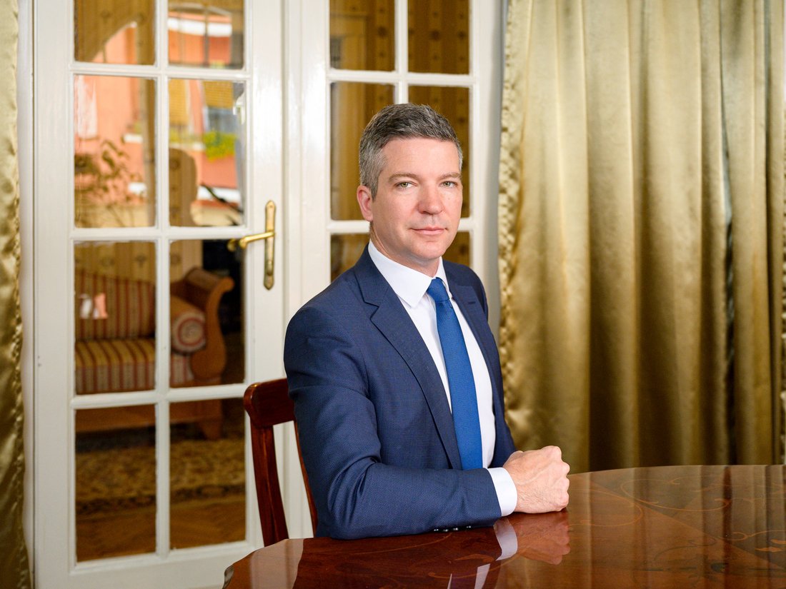 Dr. Takács Gergely Tihamér ügyvéd portréja